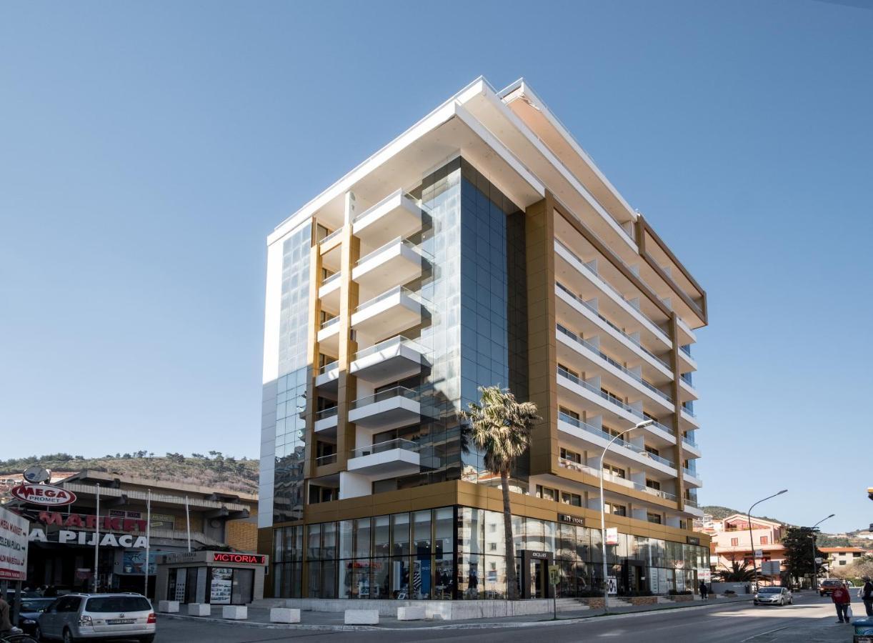 Victoria Center Apartment